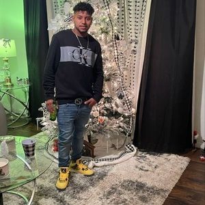 Meet your Posher, Martinez